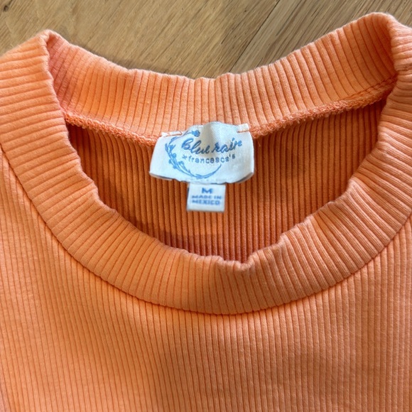 Francesca’s Blue Rain Orange ribbed top flutter capped sleeve. Sz Medium tween - Picture 2 of 2